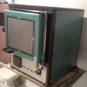 Piec hartowniczy z regulatorem manualnym i krzywą wypału