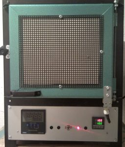 Piec hartowniczy z regulatorem manualnym i krzywą wypału