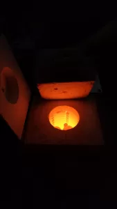 rozgrzany piec tyglowy