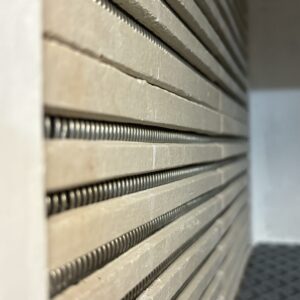 Panele grzejne Kanthal A-1 w komorze pieca hartowniczego